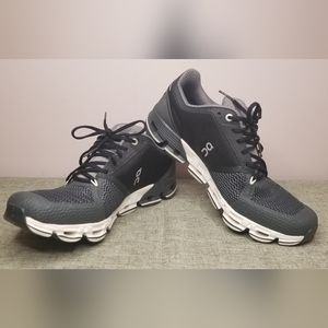 On Running Cloudflyer Women's 8.5 Black/White/Grey Running Shoes